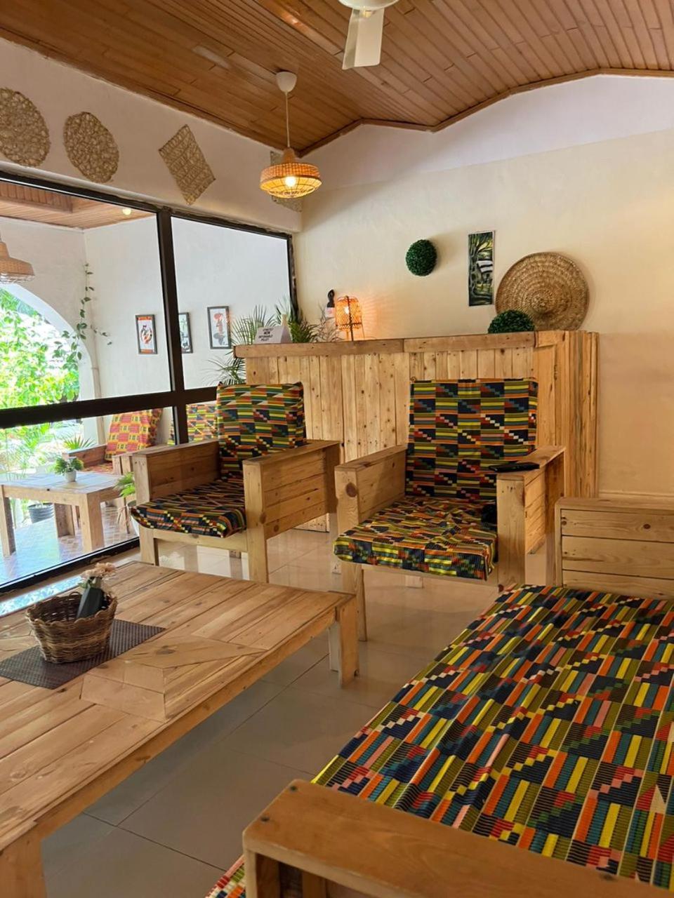 African Treasure Beach Resort Kokrobite Buitenkant foto