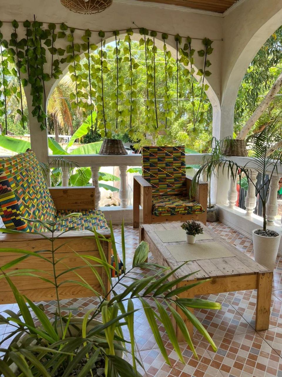 African Treasure Beach Resort Kokrobite Buitenkant foto