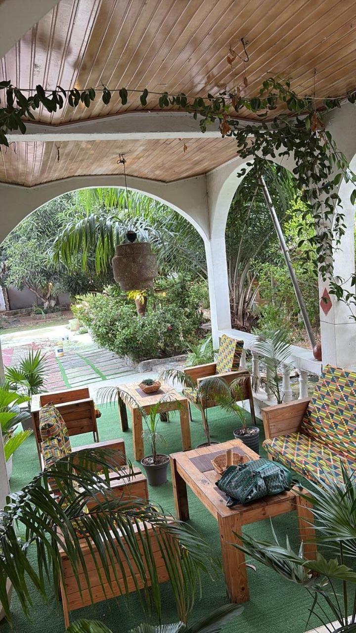 African Treasure Beach Resort Kokrobite Buitenkant foto