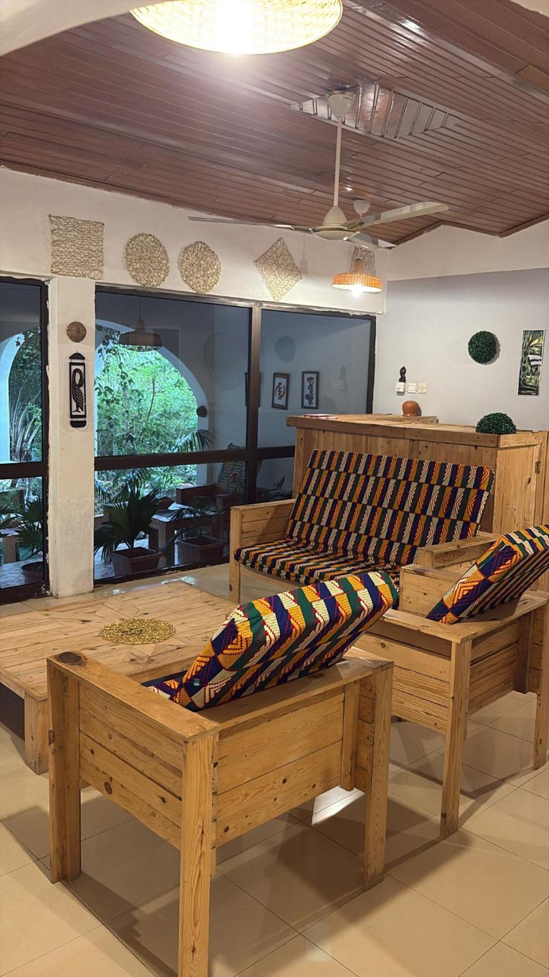 African Treasure Beach Resort Kokrobite Buitenkant foto